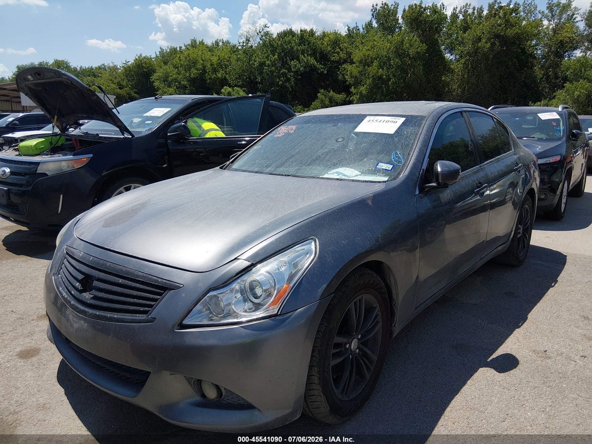 2013 INFINITI G37X — снимка 2