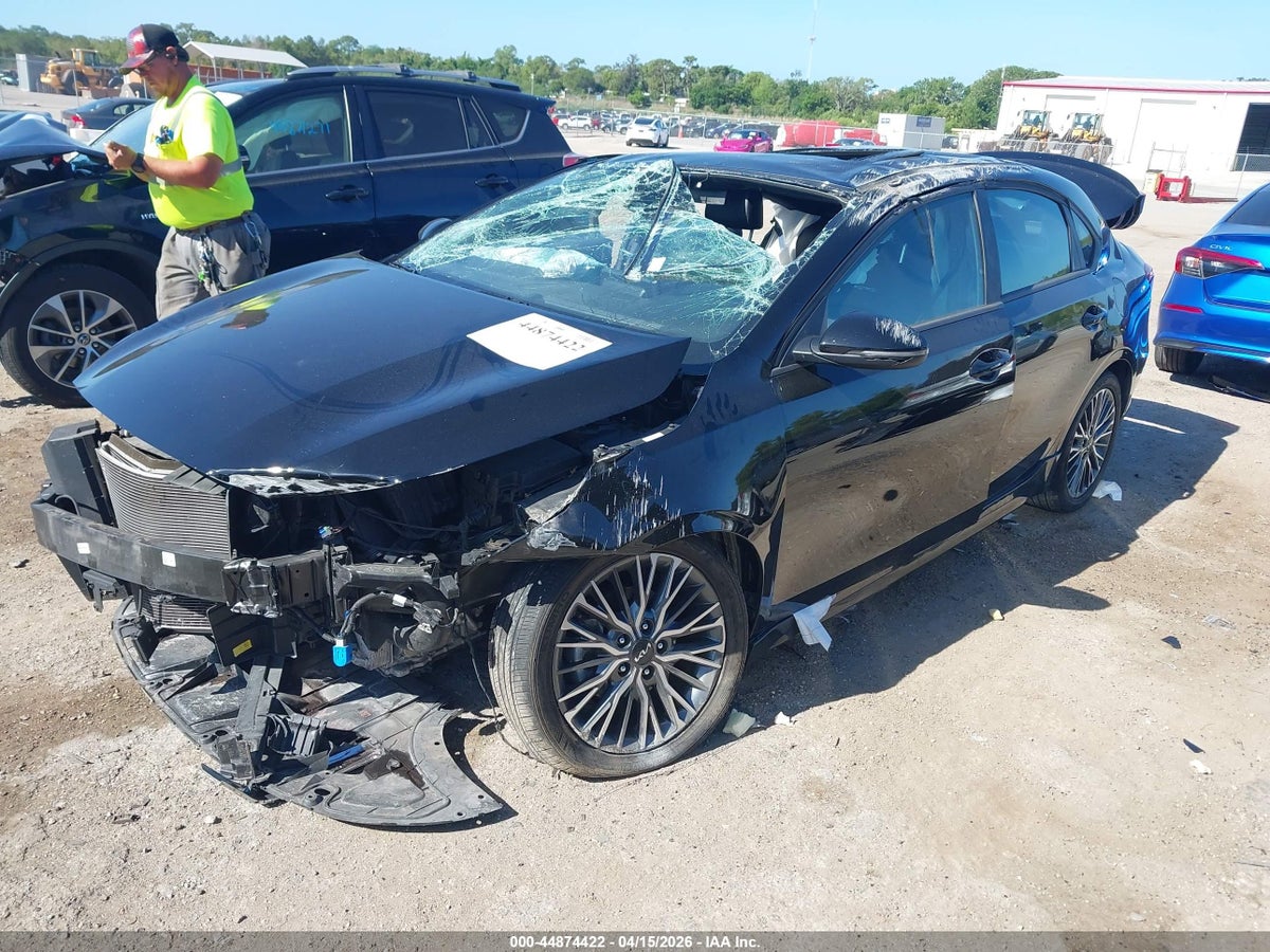 2024 KIA FORTE GT-LINE — снимка 2