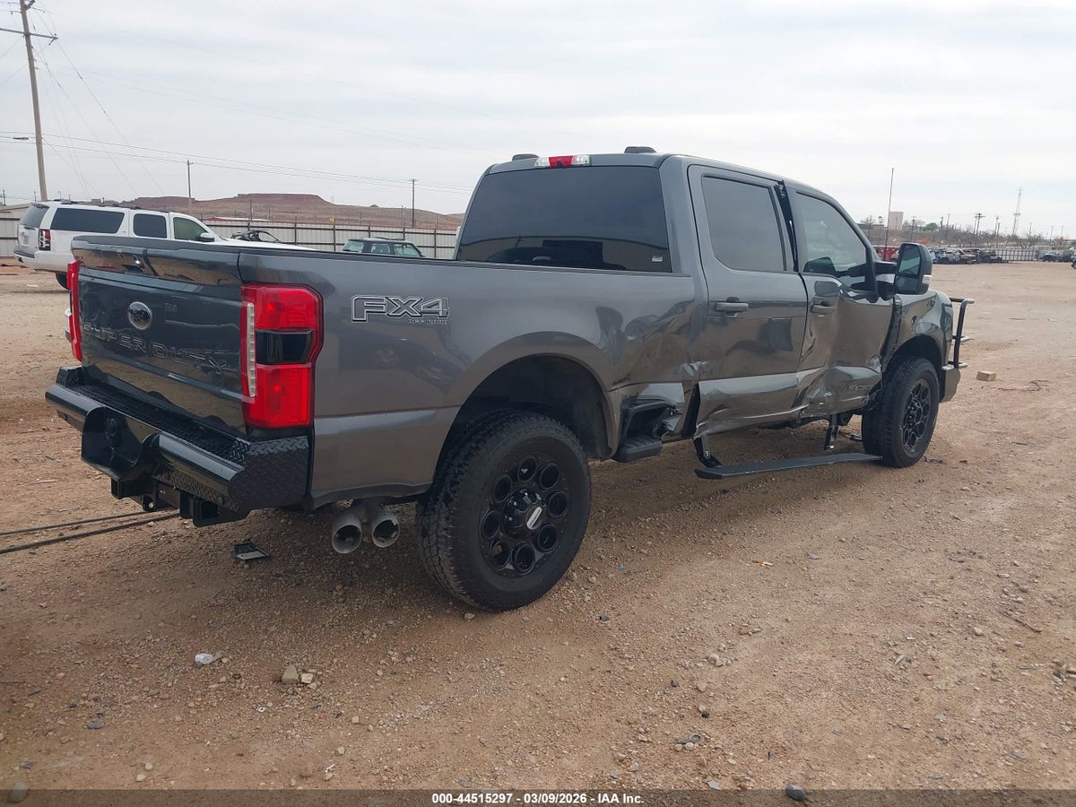 2026 FORD F-350 LARIAT — снимка 4