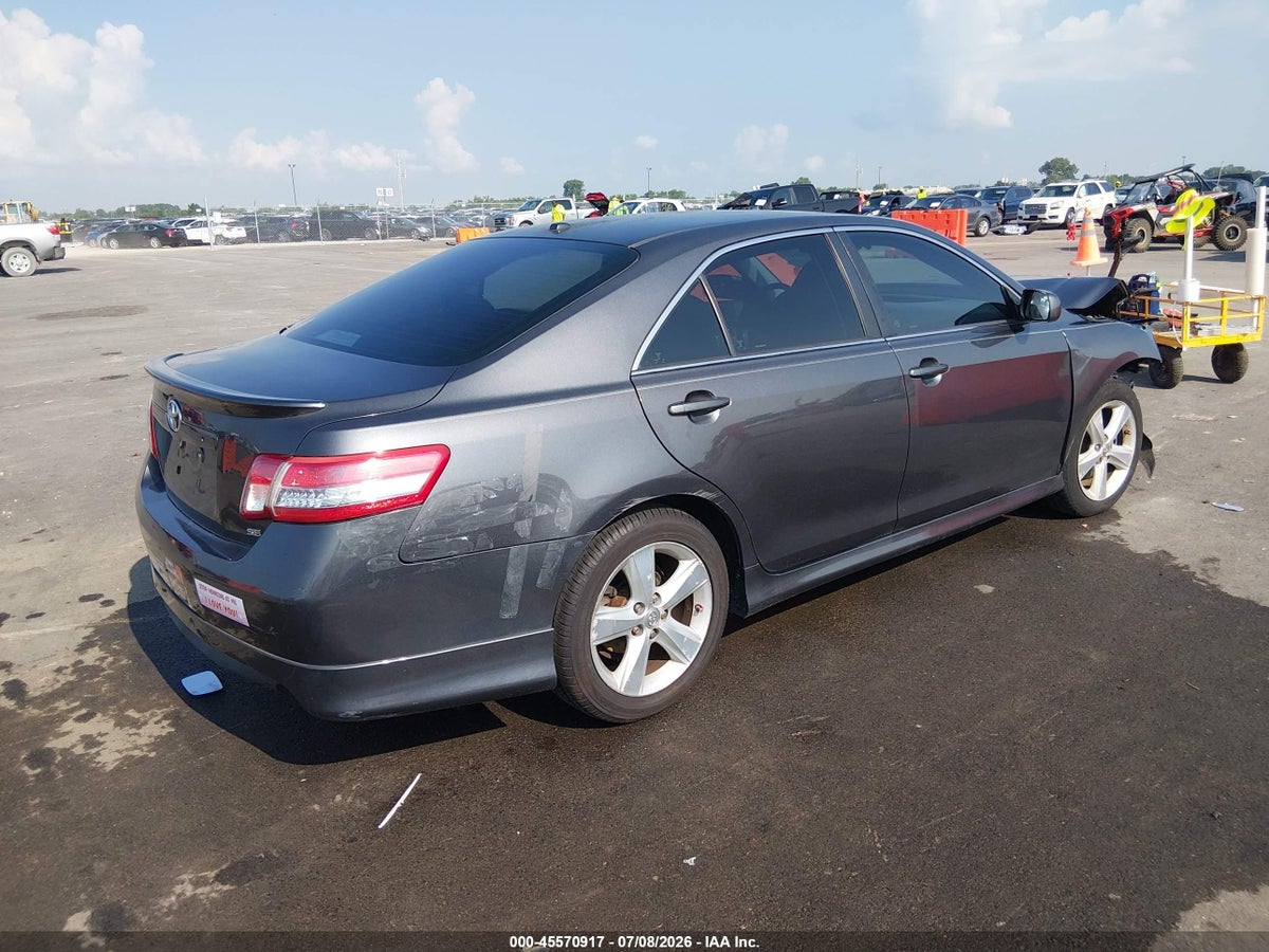 2011 TOYOTA CAMRY SE — снимка 4
