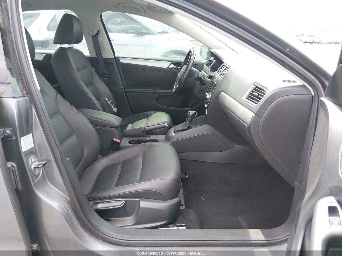 2011 VOLKSWAGEN JETTA 2.5L SEL — снимка 5