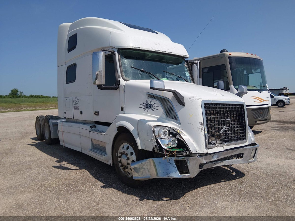 2013 VOLVO VN*ORS