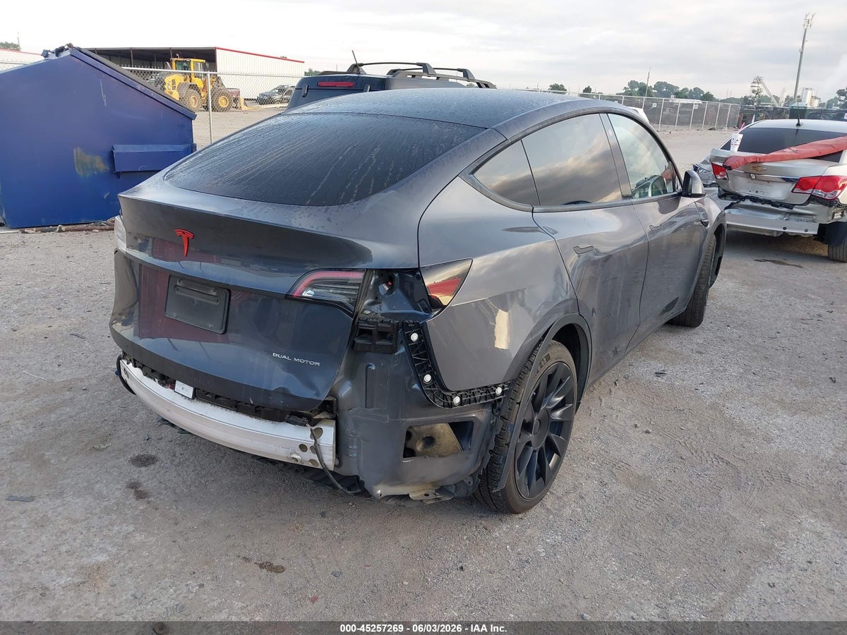 2023 TESLA MODEL Y AWD/LONG RANGE DUAL MOTOR ALL-WHEEL DRIVE — снимка 4