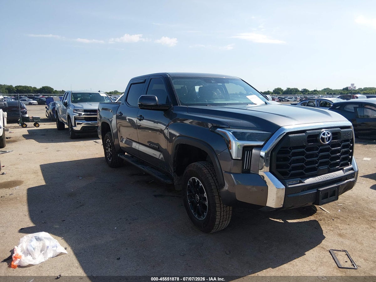 2022 TOYOTA TUNDRA SR5