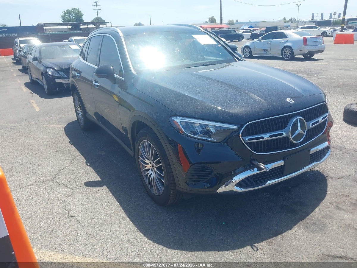 2026 MERCEDES-BENZ GLC 300 SUV