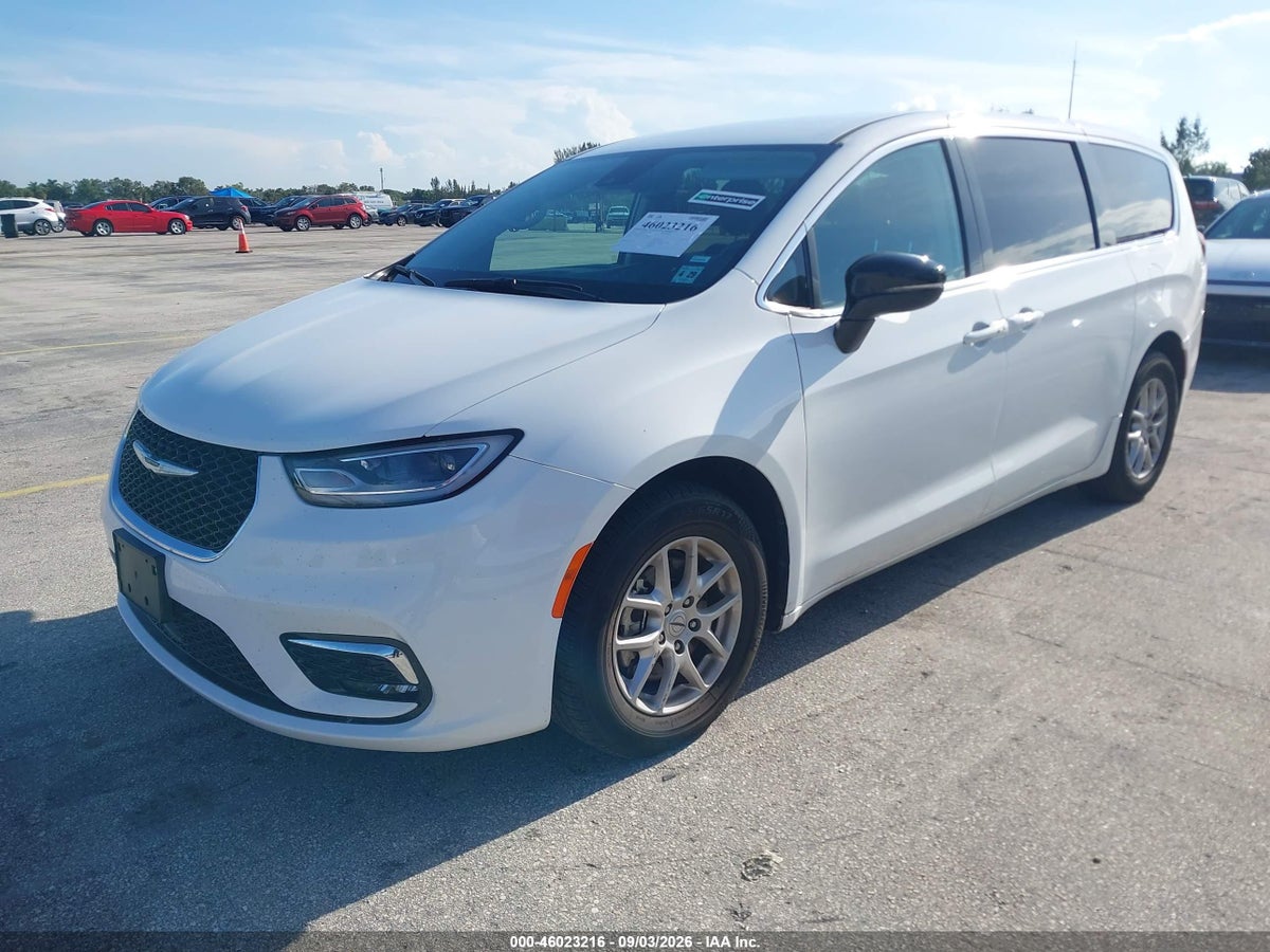 2024 CHRYSLER PACIFICA TOURING L — снимка 2