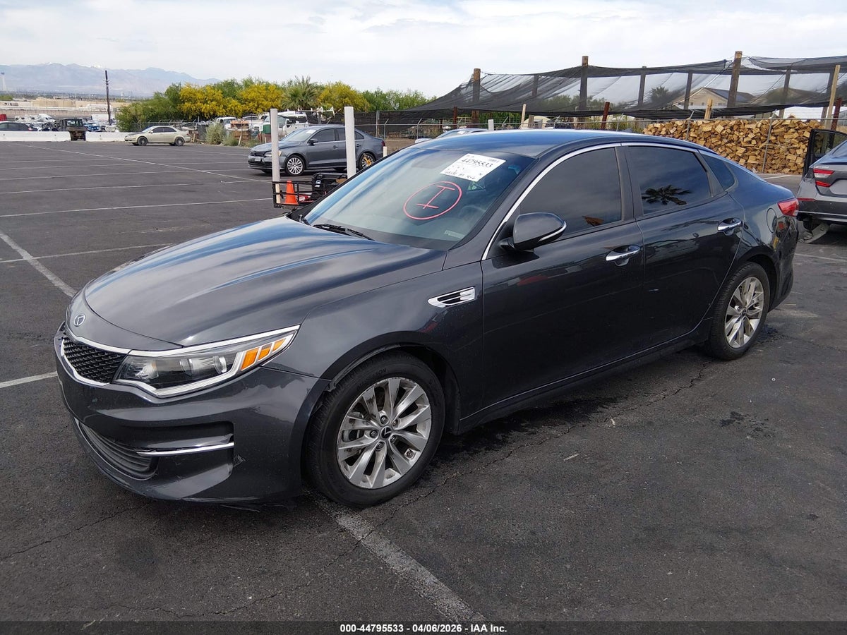 2017 KIA OPTIMA LX — снимка 2