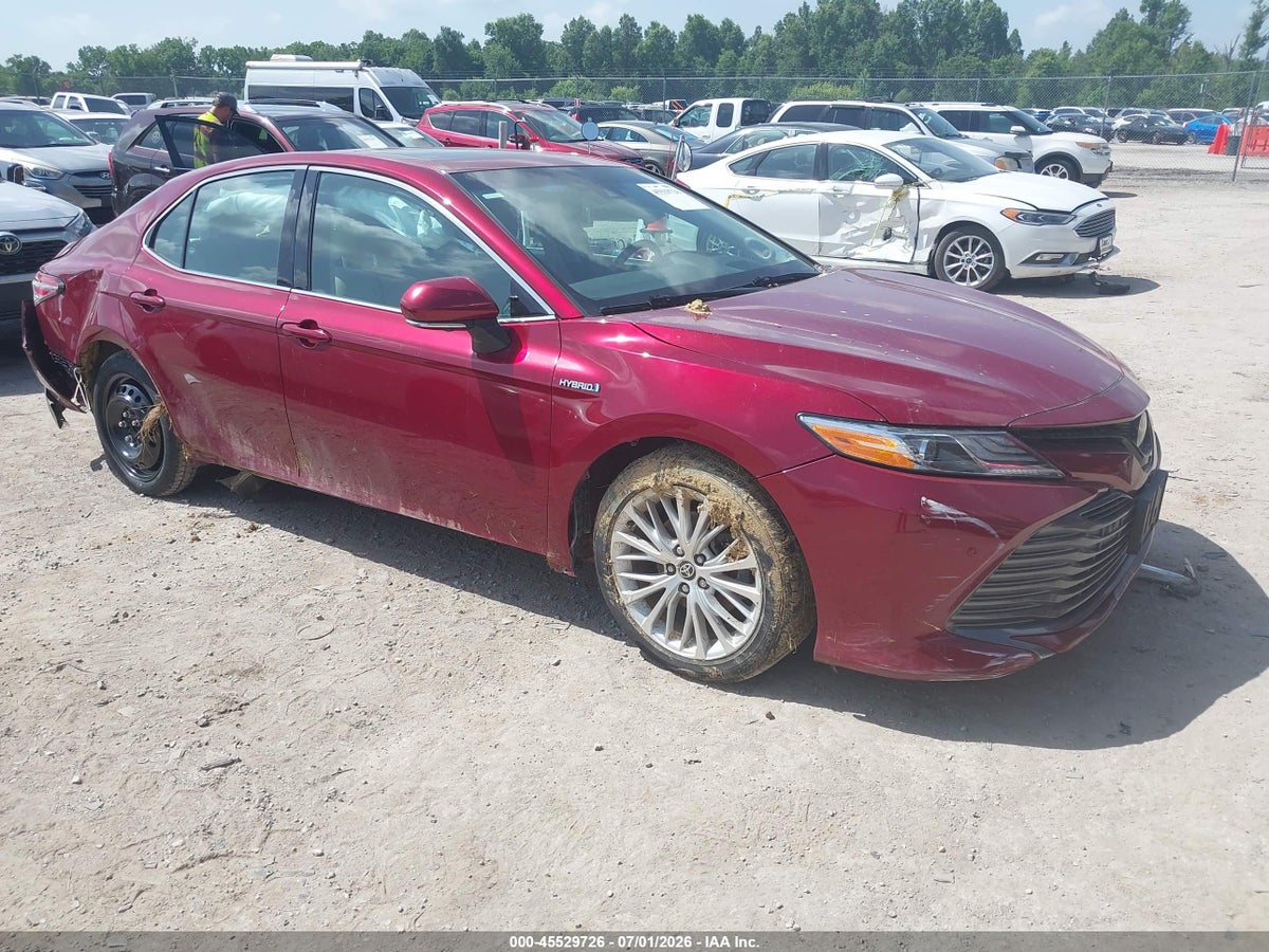 2020 TOYOTA CAMRY HYBRID XLE