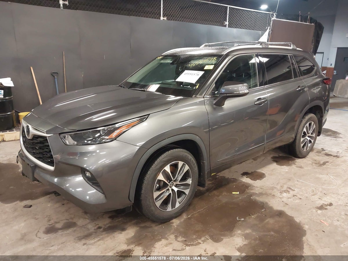 2022 TOYOTA HIGHLANDER XLE — снимка 2