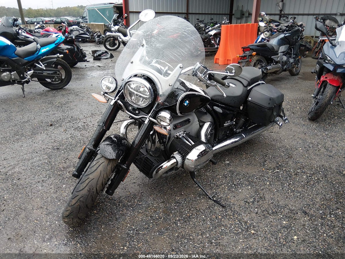 2021 BMW R18 CLASSIC — photo 2