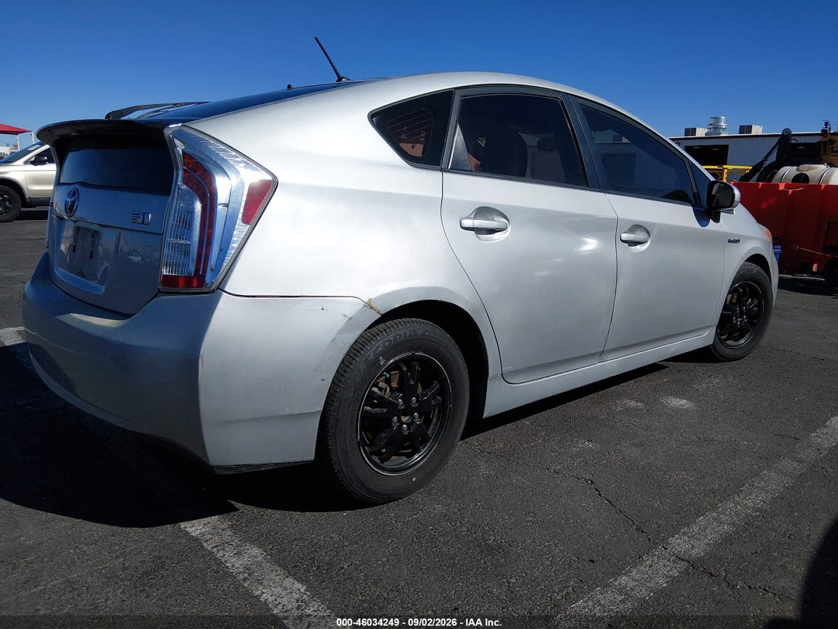 2015 TOYOTA PRIUS TWO — снимка 4
