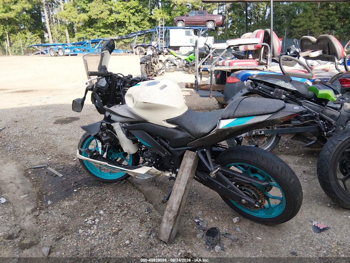 2024 YAMAHA YZFR3 A — снимка 3