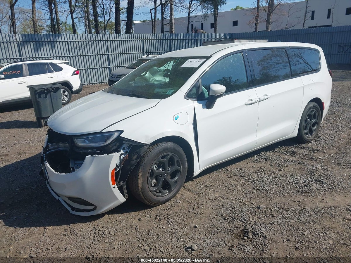 2023 CHRYSLER PACIFICA HYBRID TOURING L — снимка 2