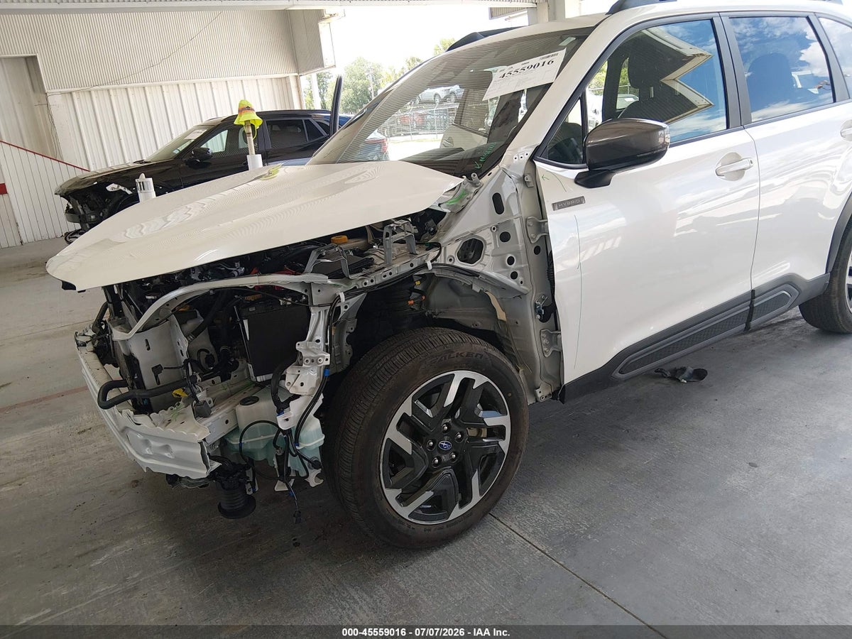 2025 SUBARU FORESTER LIMITED HYBRID — снимка 2