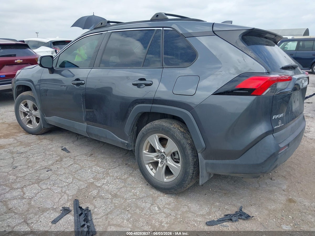 2021 TOYOTA RAV4 XLE — снимка 3