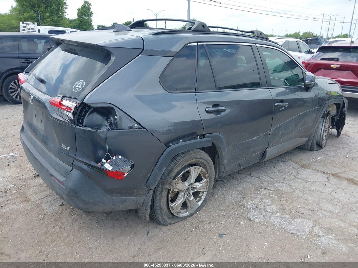 2021 TOYOTA RAV4 XLE — снимка 4