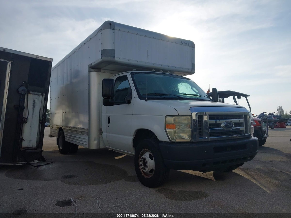2010 FORD E-450 CUTAWAY