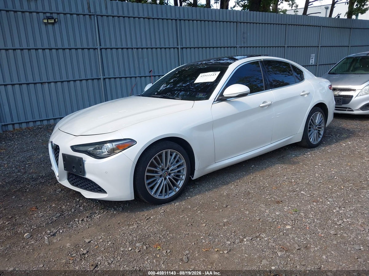 2018 ALFA ROMEO GIULIA TI LUSSO AWD — photo 2