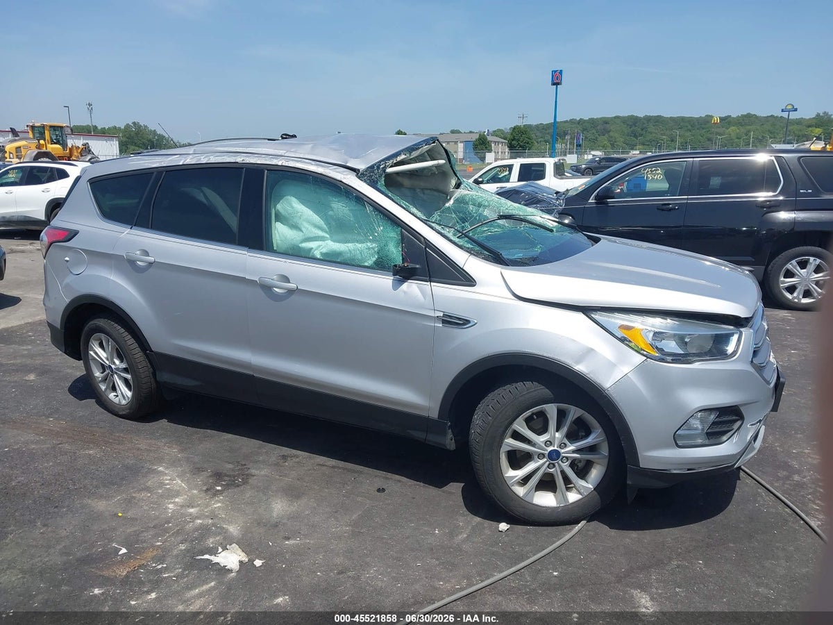 2017 FORD ESCAPE SE