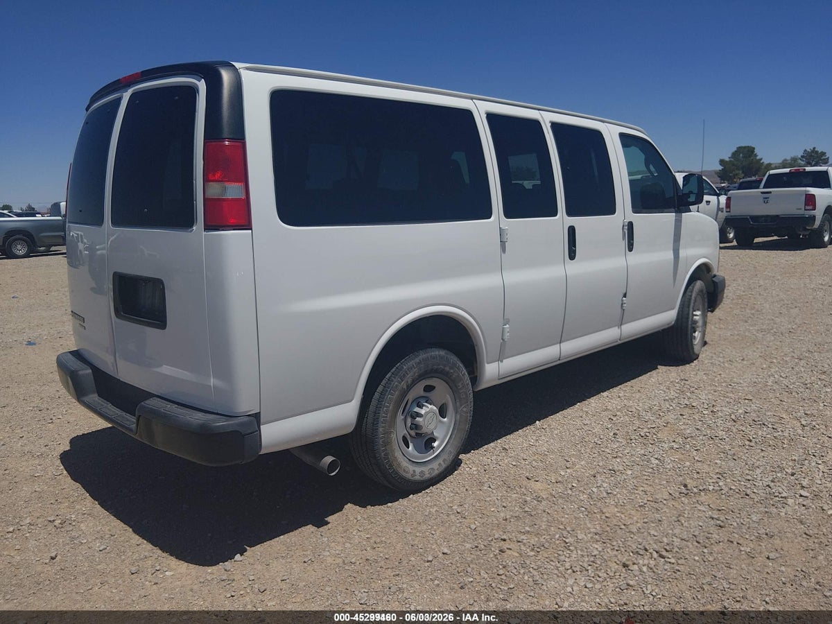 2016 CHEVROLET EXPRESS 2500 LS — снимка 4