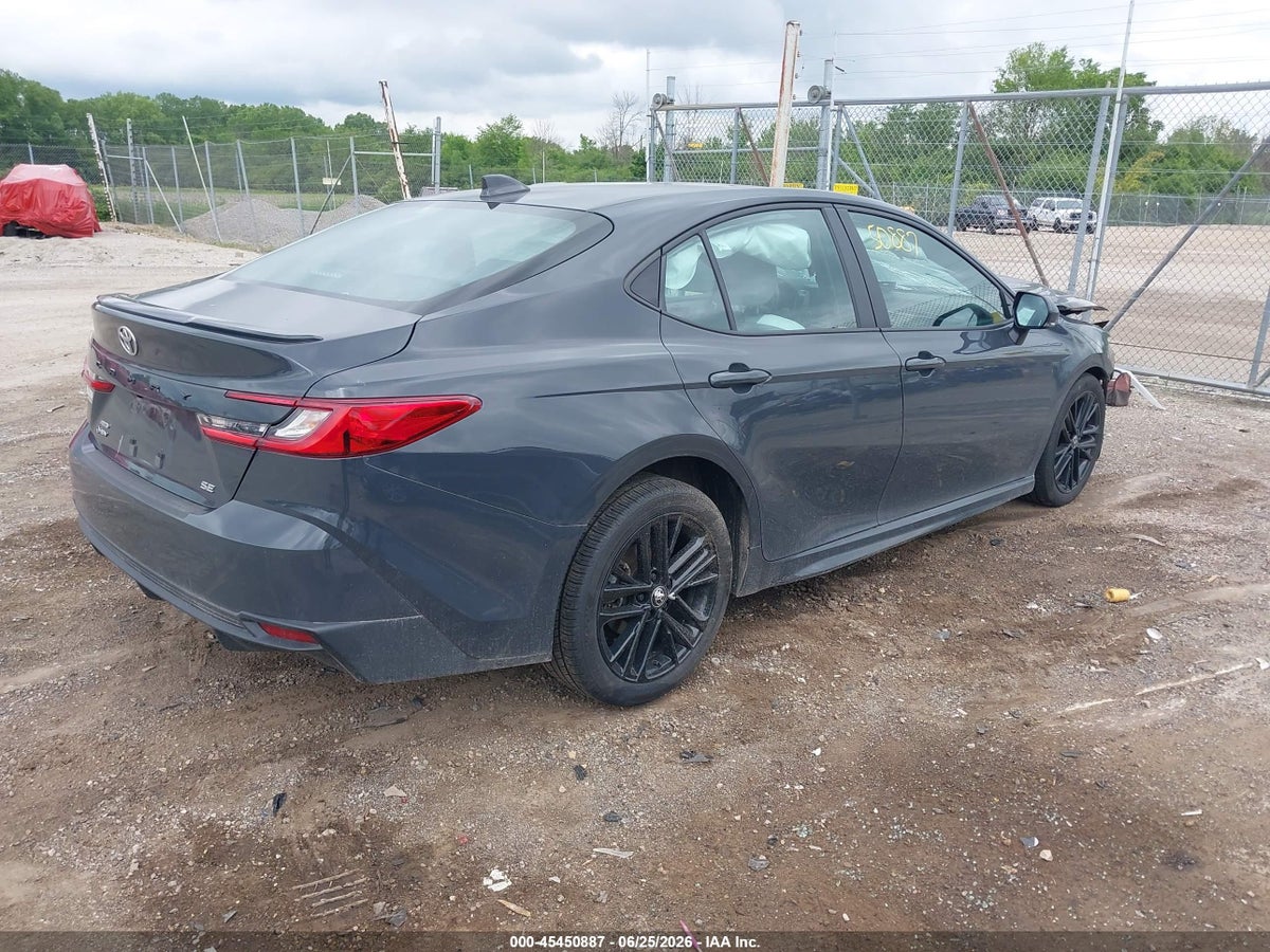 2025 TOYOTA CAMRY SE — снимка 4