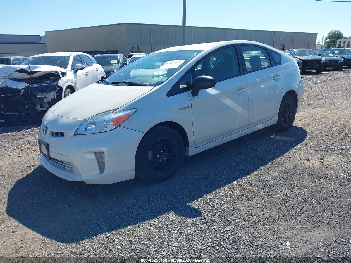 2015 TOYOTA PRIUS TWO — снимка 2