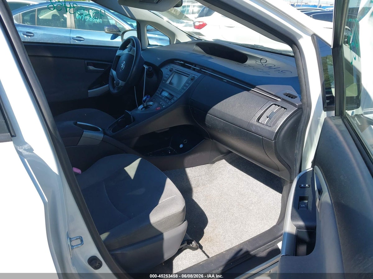 2015 TOYOTA PRIUS TWO — снимка 5