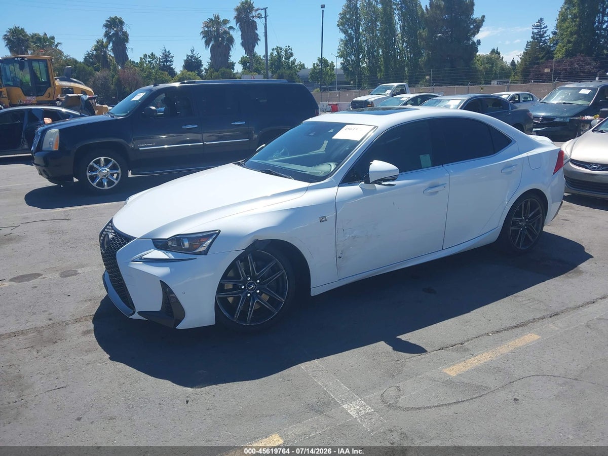2018 LEXUS IS 300 — снимка 2