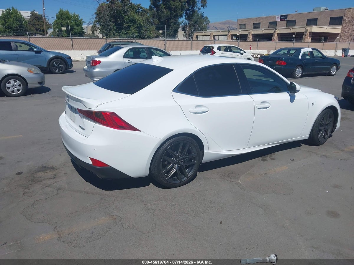 2018 LEXUS IS 300 — снимка 4