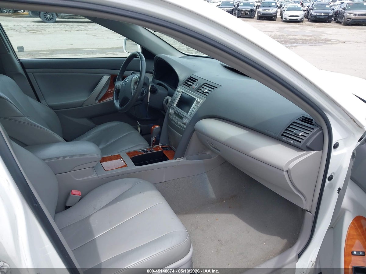 2011 TOYOTA CAMRY XLE V6 — снимка 5