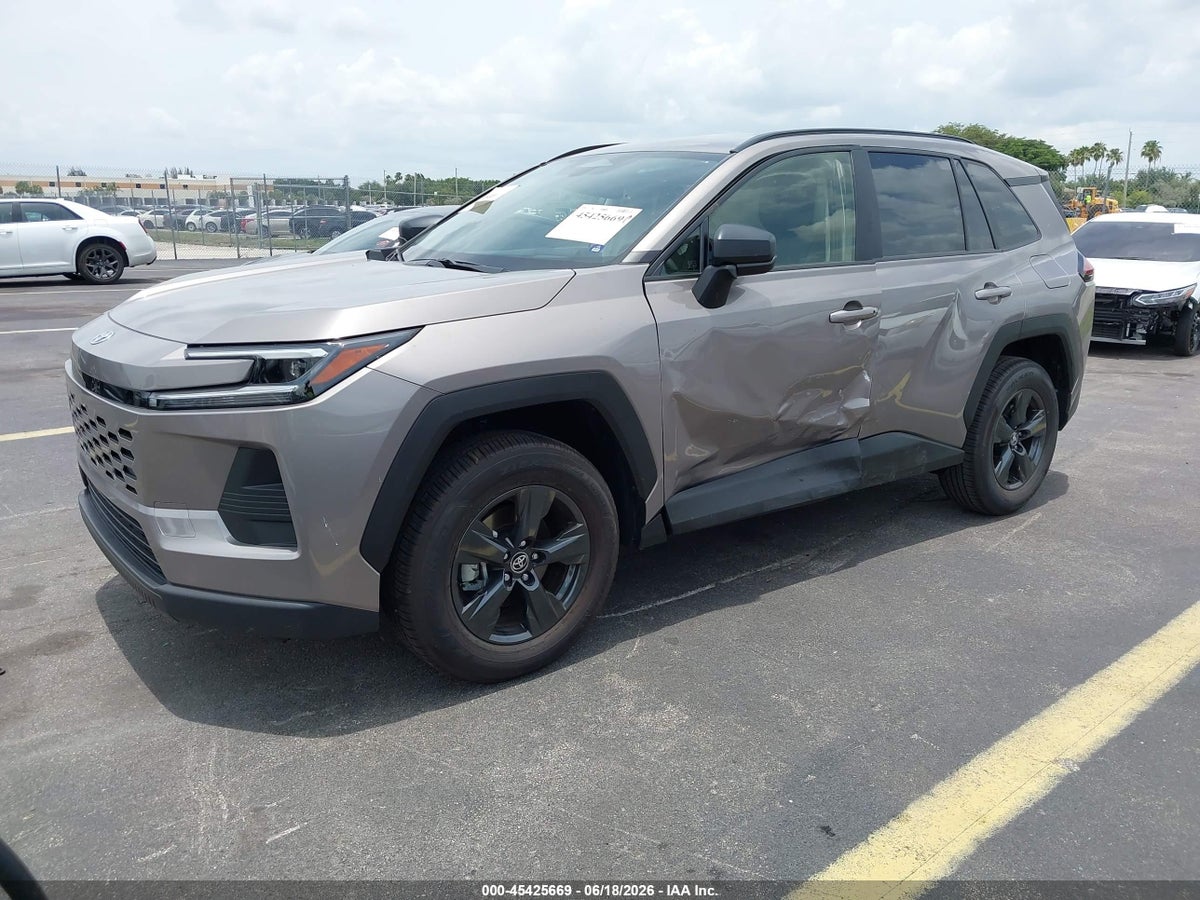 2026 TOYOTA RAV4 LE — снимка 2
