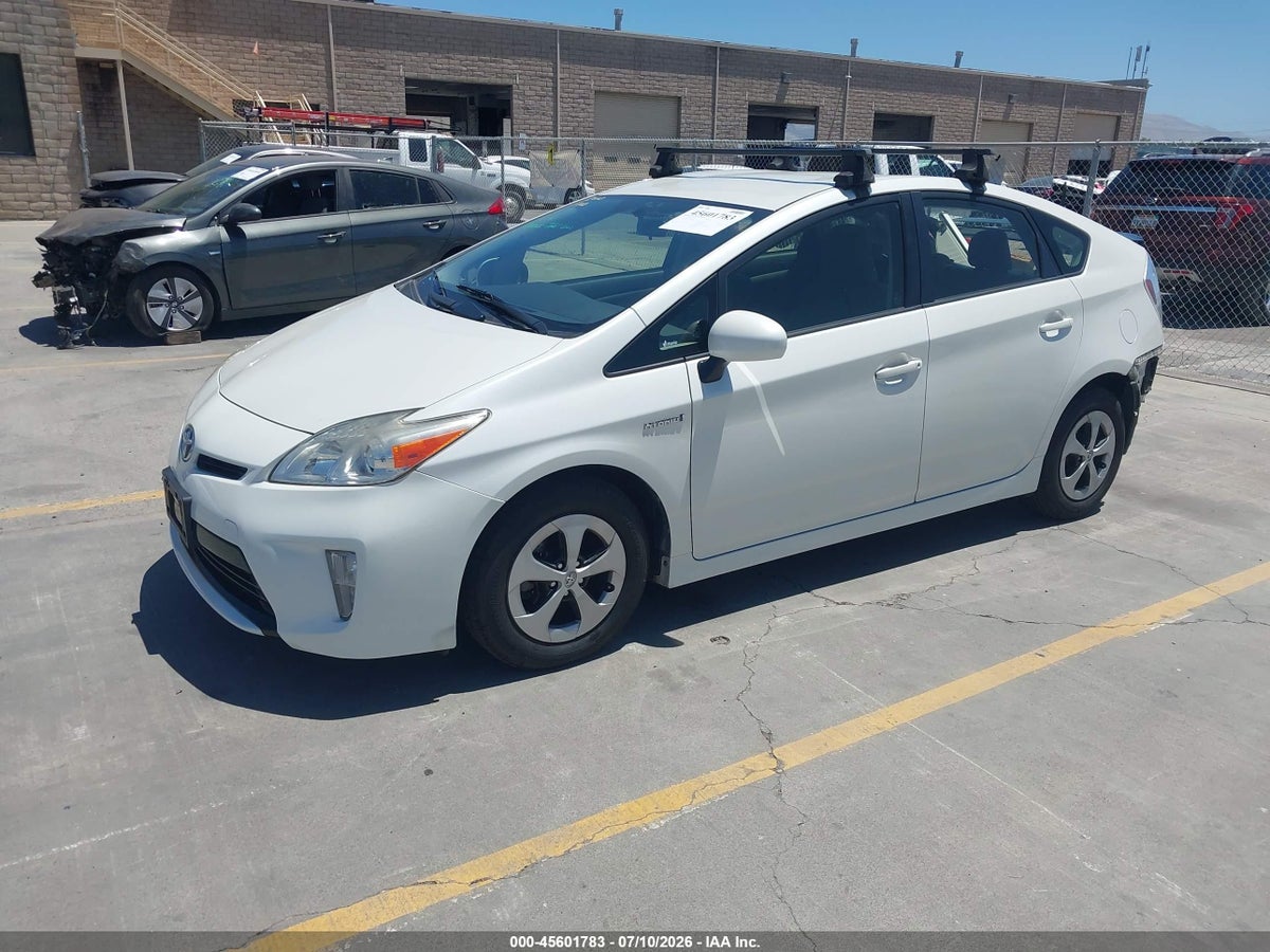 2015 TOYOTA PRIUS TWO — снимка 2
