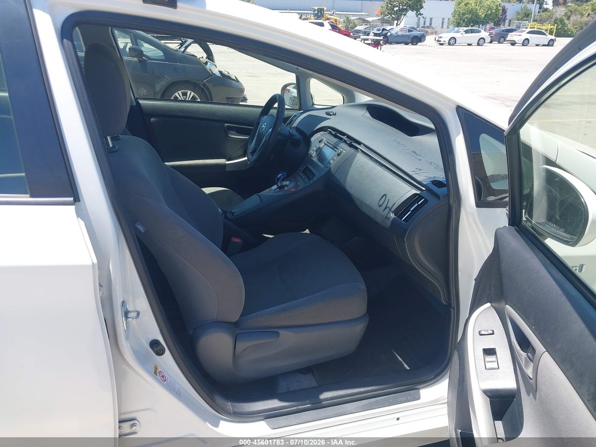 2015 TOYOTA PRIUS TWO — снимка 5