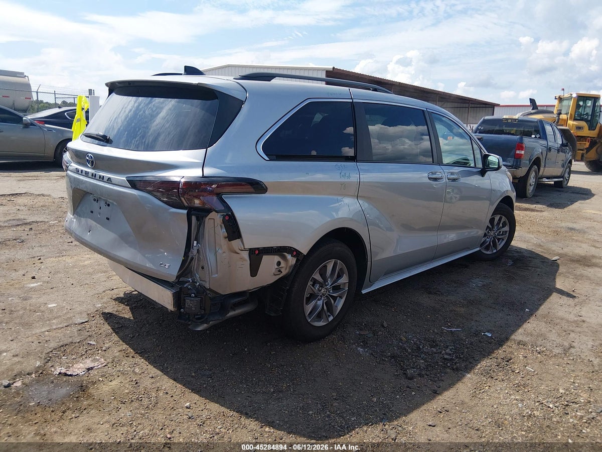 2025 TOYOTA SIENNA LE — снимка 4