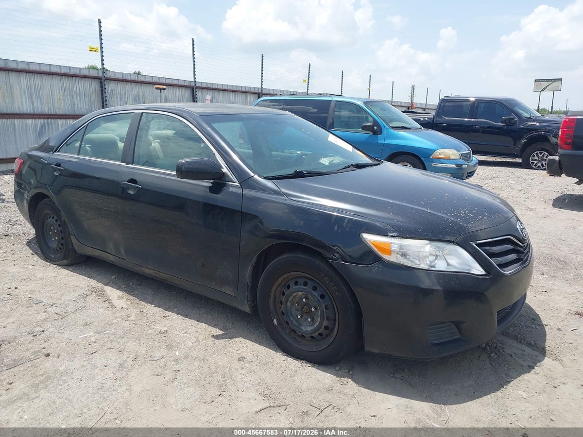 2011 TOYOTA CAMRY LE