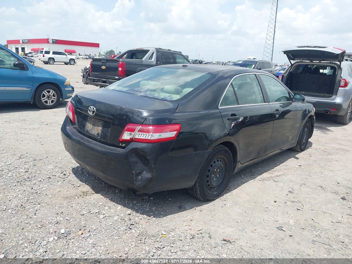2011 TOYOTA CAMRY LE — снимка 4