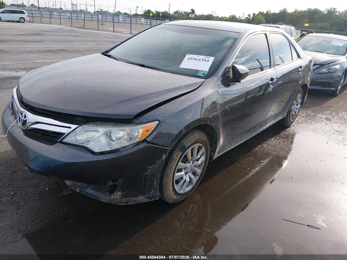 2014 TOYOTA CAMRY LE — снимка 2