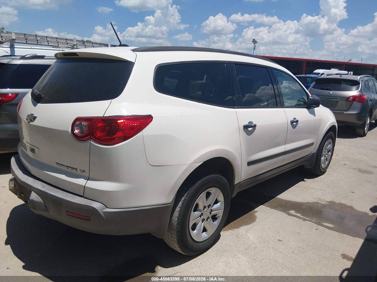 2011 CHEVROLET TRAVERSE LS — снимка 4