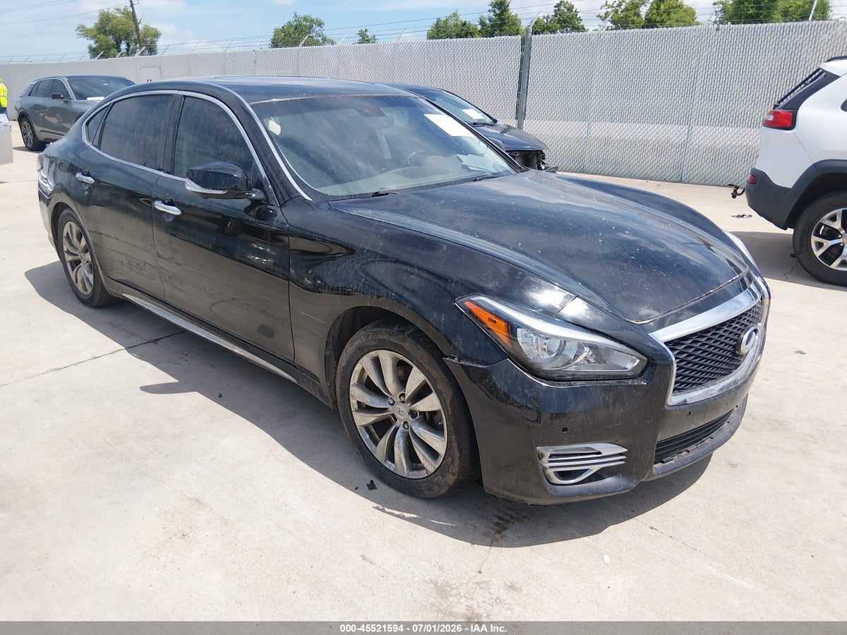 2016 INFINITI Q70L 3.7