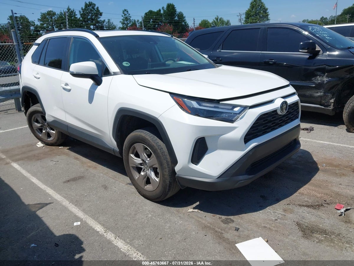 2023 TOYOTA RAV4 XLE