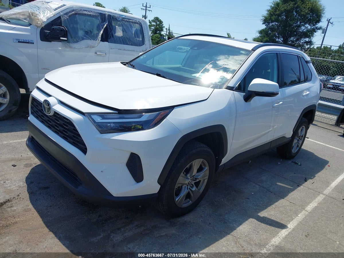 2023 TOYOTA RAV4 XLE — снимка 2