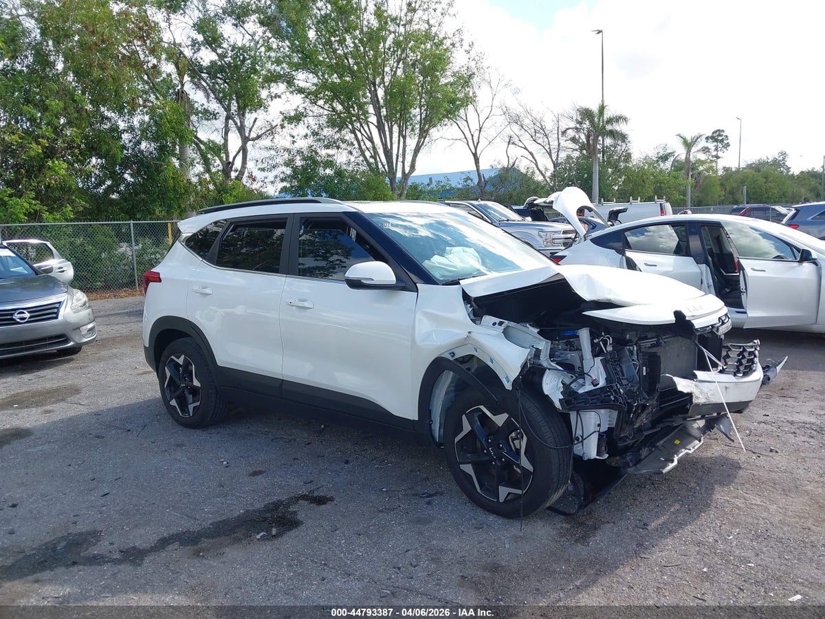 2025 KIA SELTOS EX
