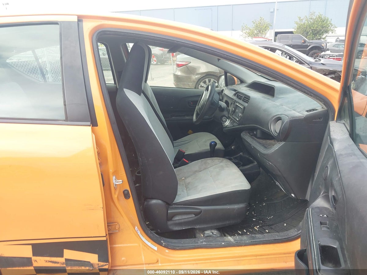 2015 TOYOTA PRIUS C ONE — снимка 5