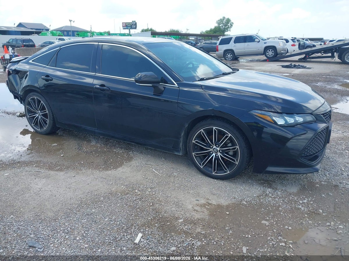 2019 TOYOTA AVALON XSE