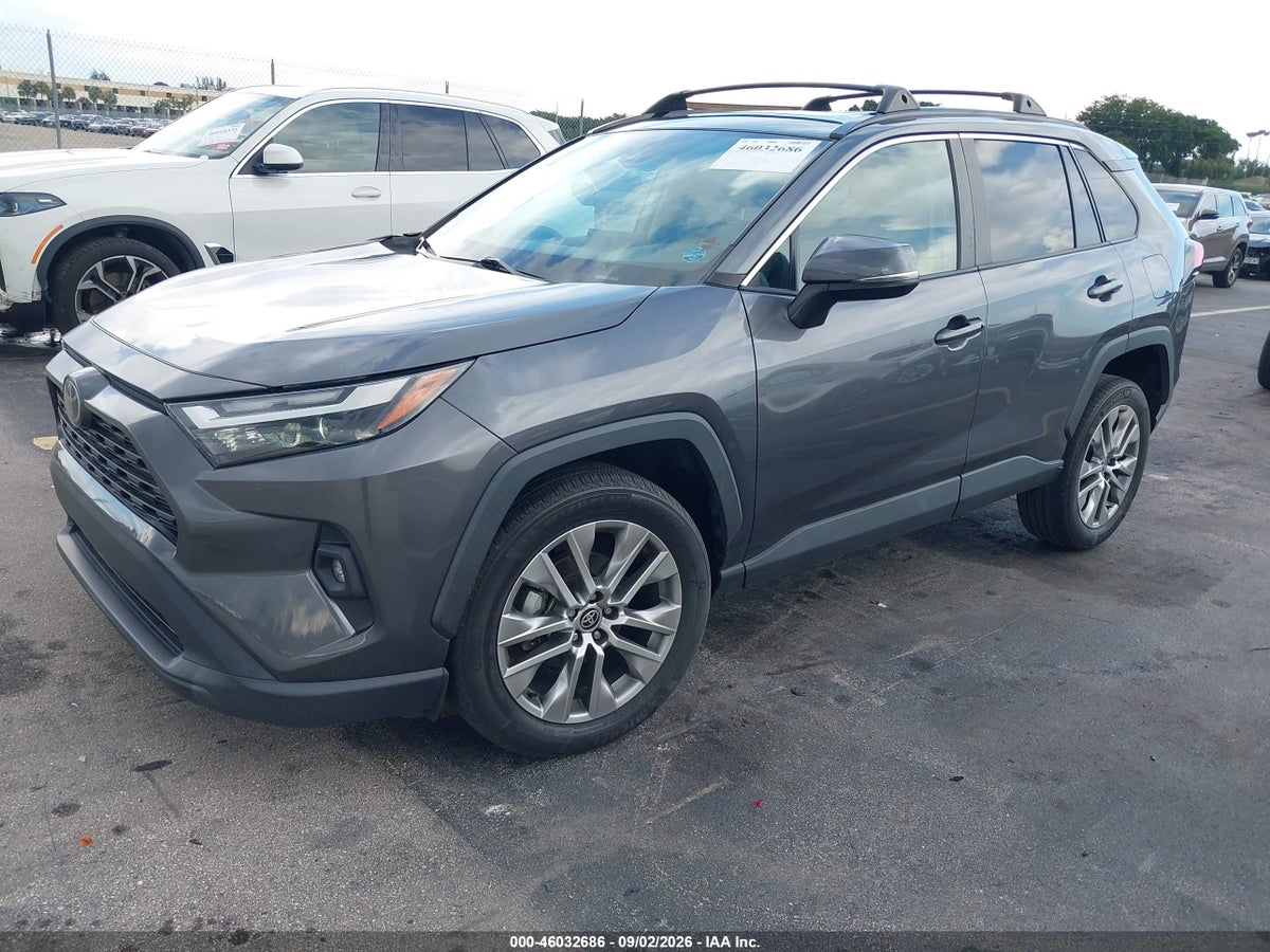 2022 TOYOTA RAV4 XLE PREMIUM — снимка 2