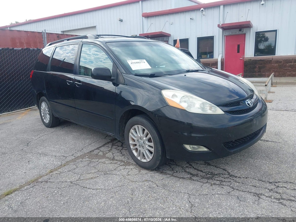 2010 TOYOTA SIENNA XLE