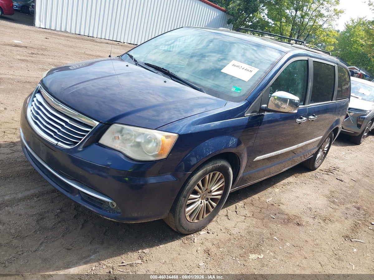 2013 CHRYSLER TOWN & COUNTRY TOURING-L — снимка 2