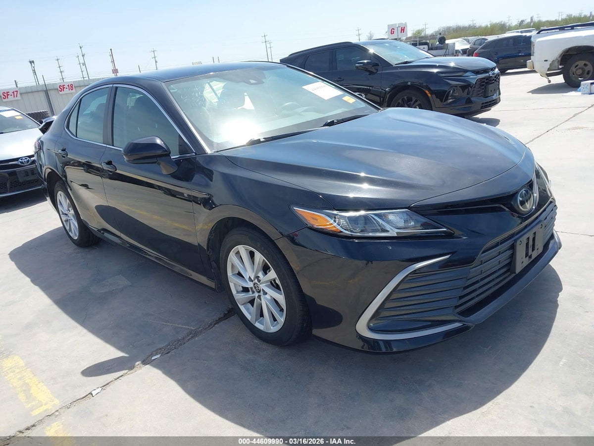 2022 TOYOTA CAMRY LE