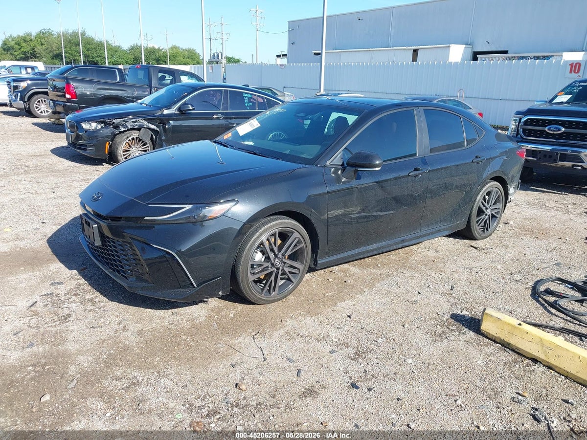 2025 TOYOTA CAMRY XSE — снимка 2