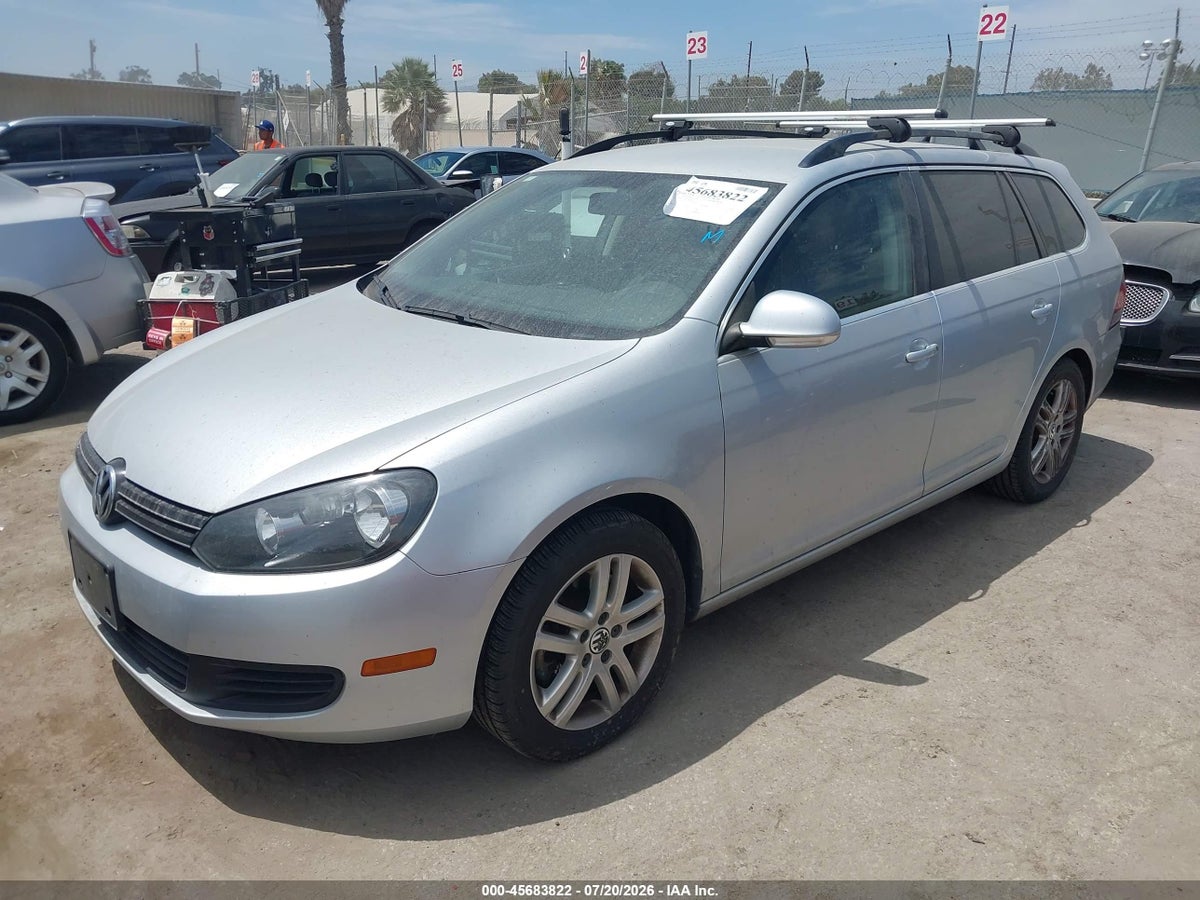 2013 VOLKSWAGEN JETTA SPORTWAGEN 2.0L TDI — снимка 2